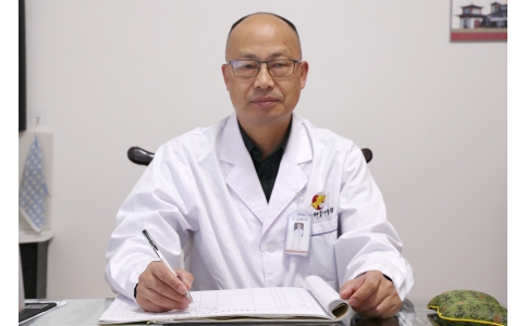 喜訊！熱烈祝賀馬志忠主任榮獲第二屆國醫(yī)大師劉志明（湘潭）中醫(yī)藥發(fā)展貢獻獎，并入選全國基層名老中醫(yī)藥專家傳承工作室建設項目